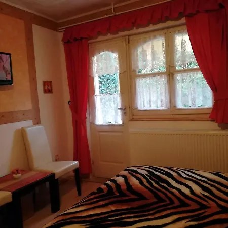 Castello Vendeg Es Apartmanhaz * Eger