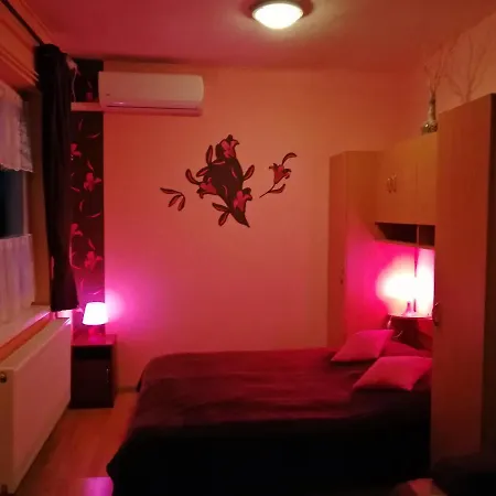 Castello Vendeg Es Apartmanhaz Appartamento Eger