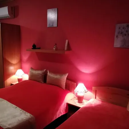 Appartamento Castello Vendeg Es Apartmanhaz *