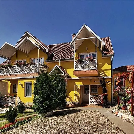 Appartamento Castello Vendeg Es Apartmanhaz Eger