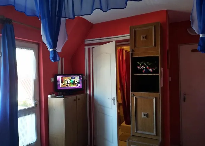 Castello Vendeg Es Apartmanhaz