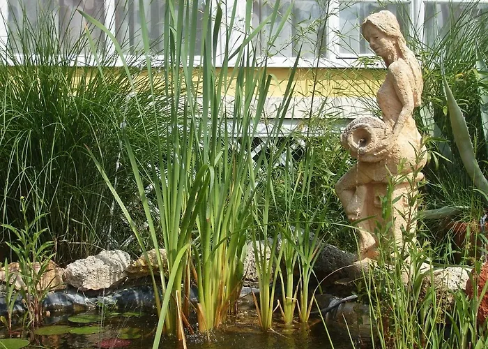 Daire Castello Vendeg Es Apartmanhaz Eğri