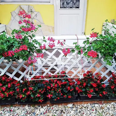 Castello Vendeg Es Apartmanhaz Eger