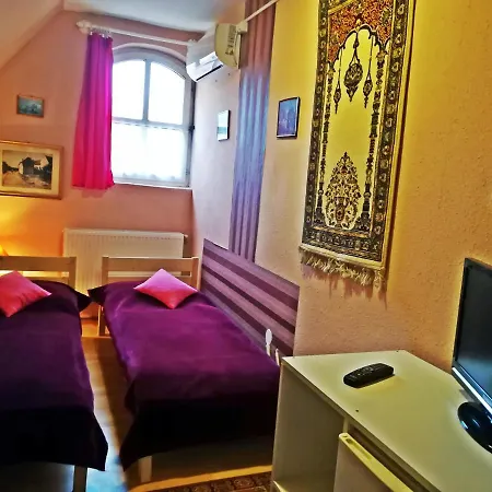 Castello Vendeg Es Apartmanhaz Eger