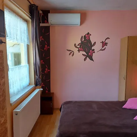 Apartament Castello Vendeg Es Apartmanhaz