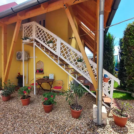 Castello Vendeg Es Apartmanhaz * Eger
