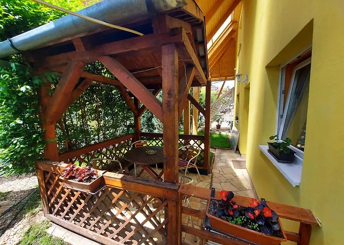 Castello Vendeg Es Apartmanhaz