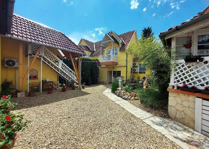 Apartman Castello Vendeg Es Apartmanhaz