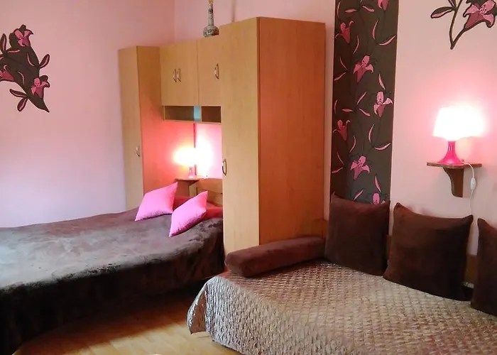 Castello Vendeg Es Apartmanhaz Apartamento *