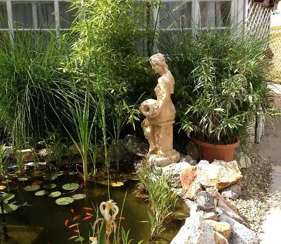 Castello Vendeg Es Apartmanhaz * Eger