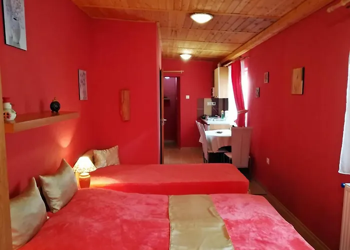 Castello Vendeg Es Apartmanhaz Apartamento Eger