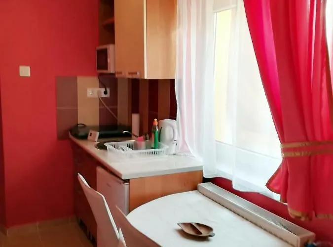 Castello Vendeg Es Apartmanhaz Eger